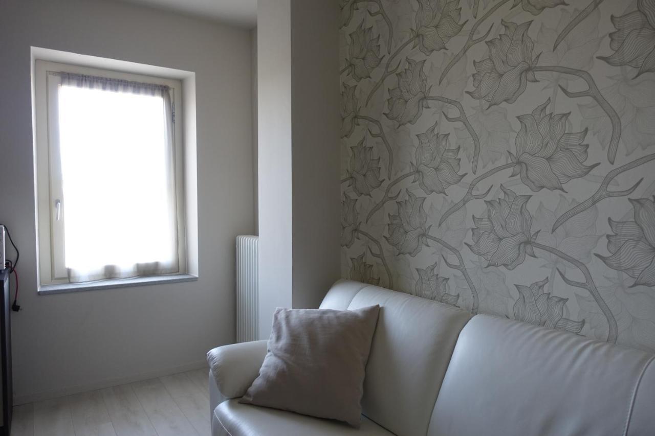 Casa Marchiando Apartment Castagnito ภายนอก รูปภาพ