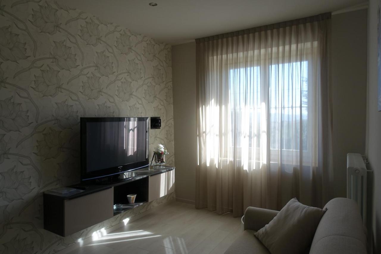 Casa Marchiando Apartment Castagnito ภายนอก รูปภาพ
