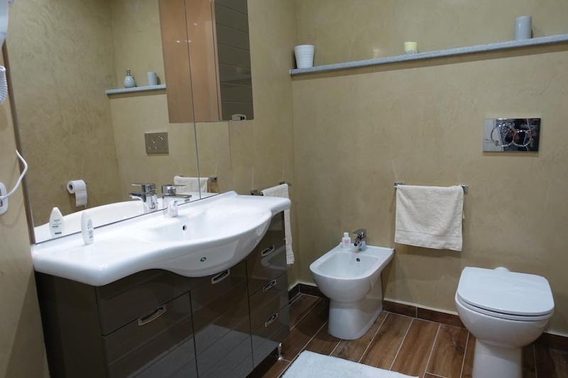 Casa Marchiando Apartment Castagnito ภายนอก รูปภาพ